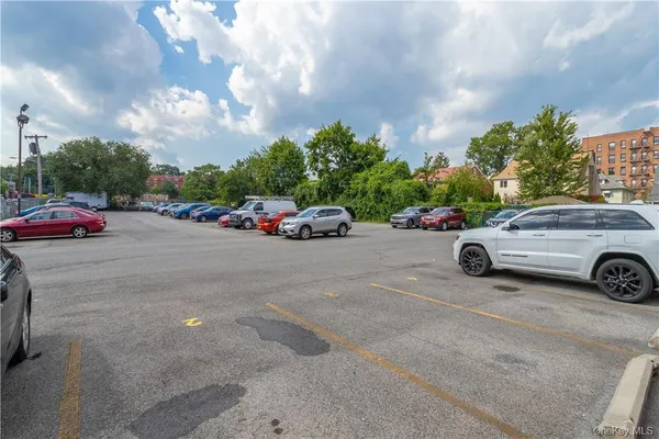 $2,195 | 411 Bronx River Road, Unit 7K, Yonkers, NY 10704