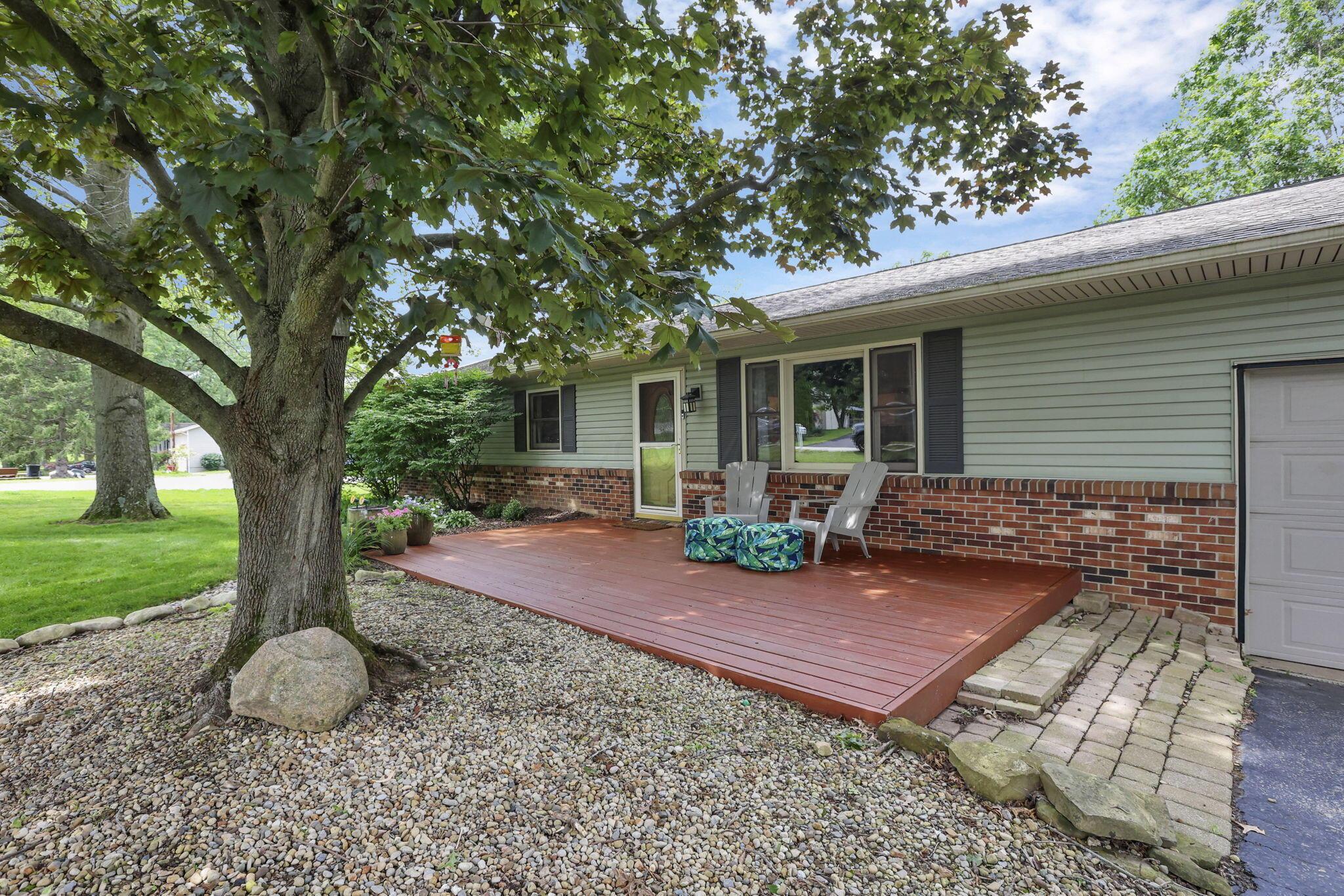 748 Forward Pass Road Southwest Pataskala, OH 43062 - Photo 4 of 59 Front of Home