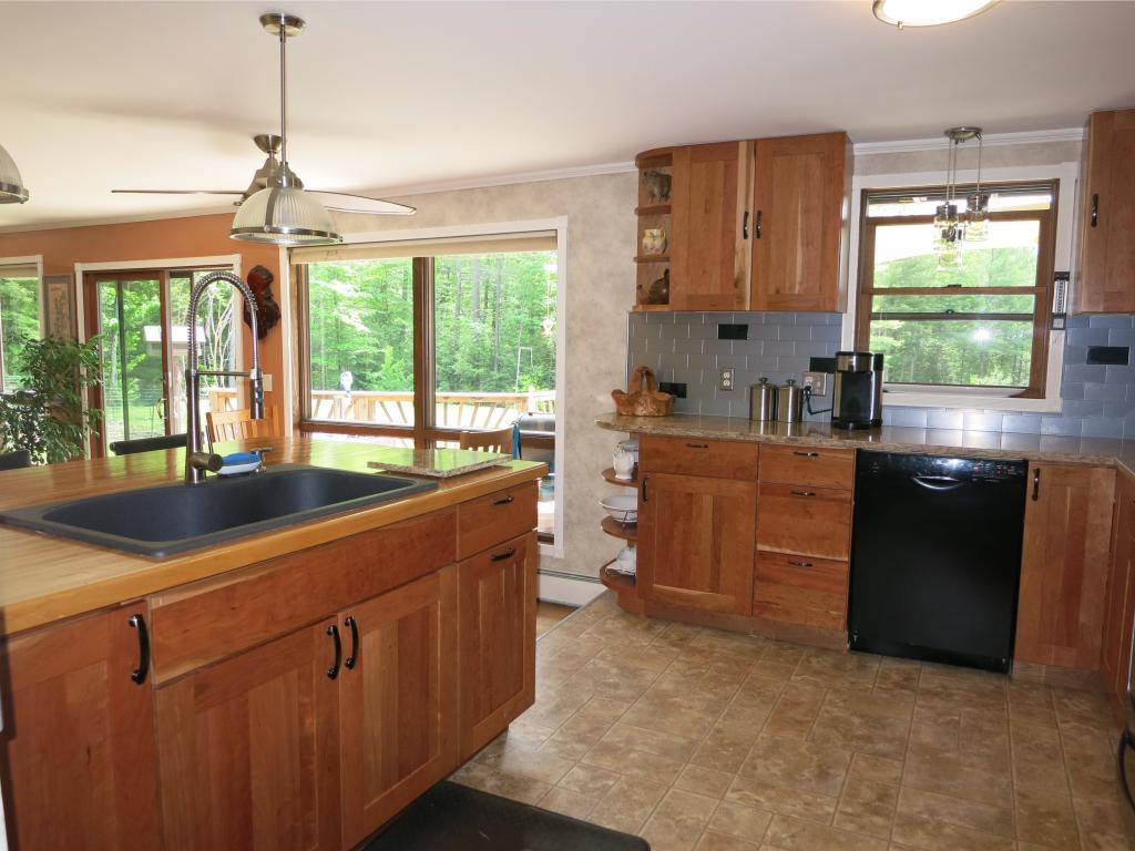31 Blue Rock Road Richmond, VT 05477 - Photo 8 of 28