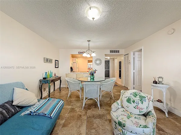 $1,400 | 410 Southeast 2nd Street, Unit 115, Hallandale Beach, FL 33009