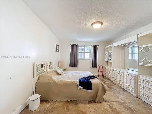 $1,400 | 410 Southeast 2nd Street, Unit 115, Hallandale Beach, FL 33009