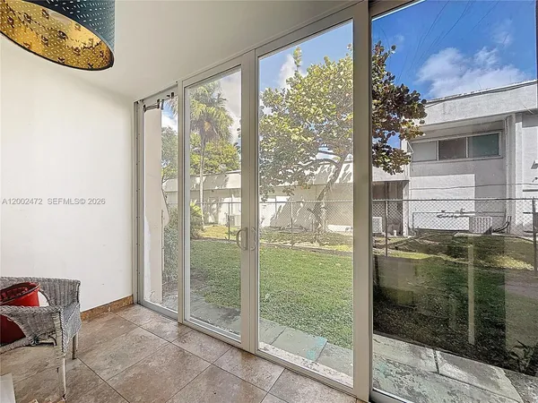$1,400 | 410 Southeast 2nd Street, Unit 115, Hallandale Beach, FL 33009