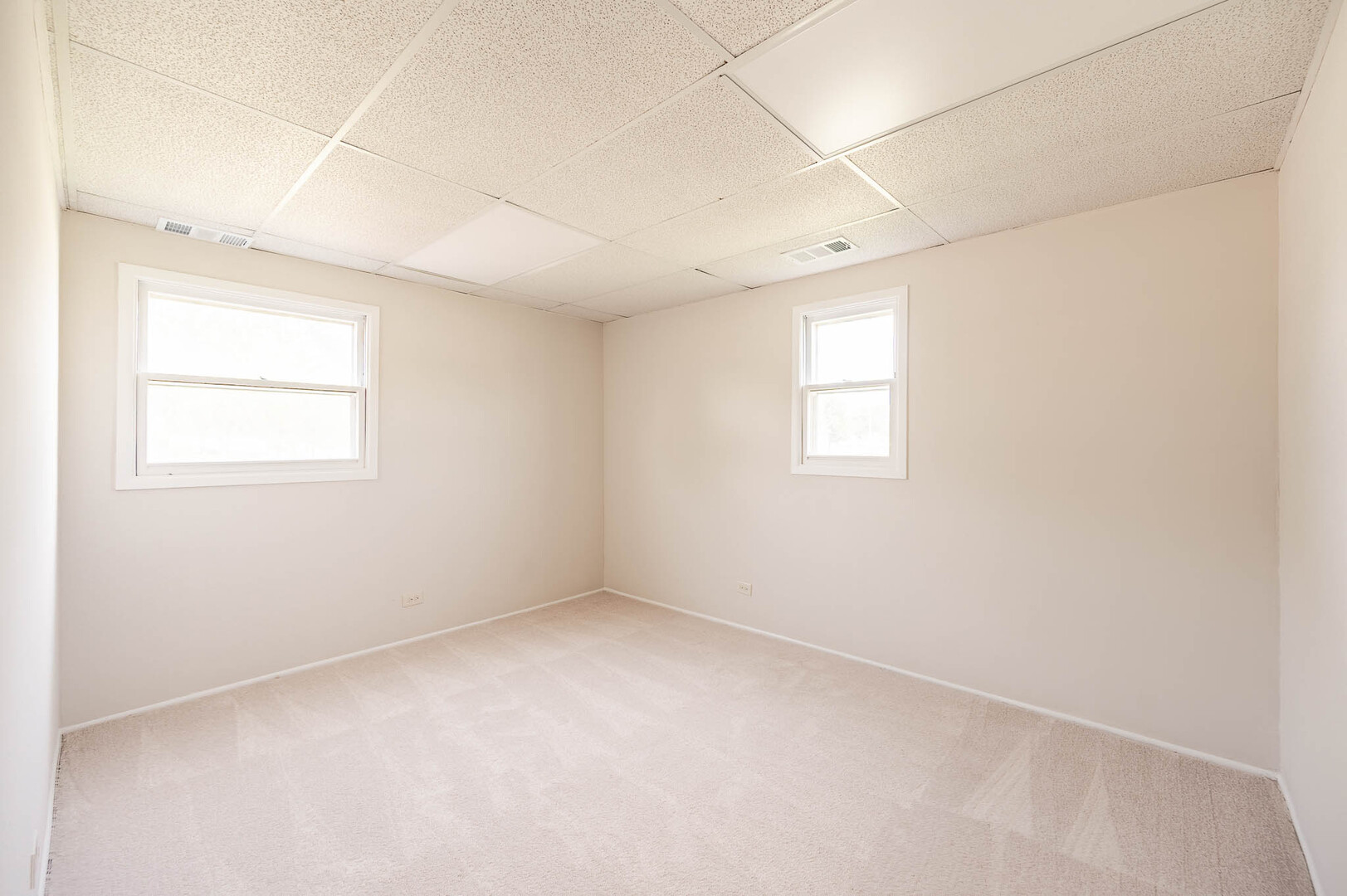 1795 Kent Road Hoffman Estates, IL 60169 - Photo 11 of 16 Gallery Image 11