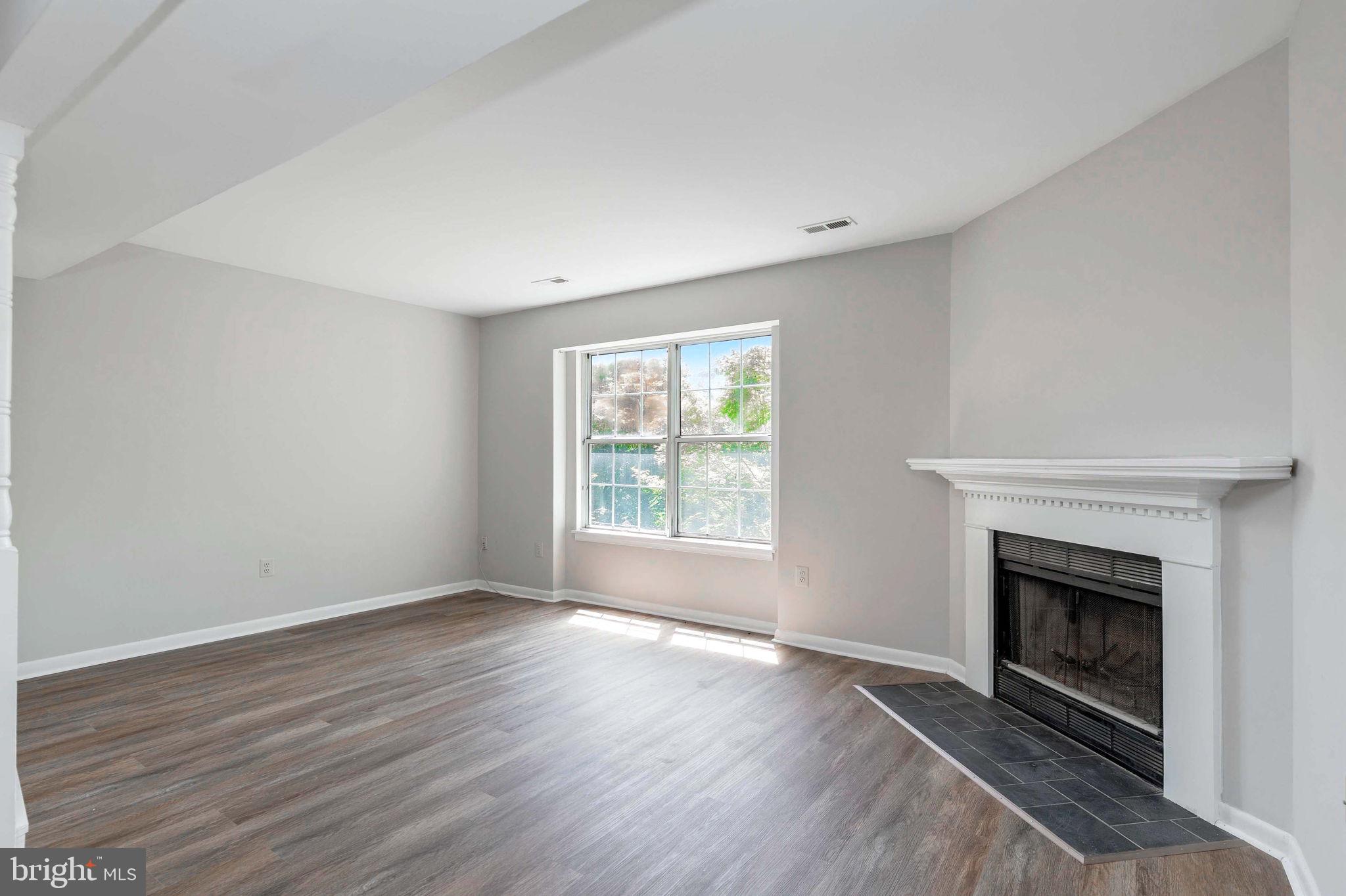 15252 Cloverdale Road Woodbridge, VA 22193 - Photo 7 of 47
