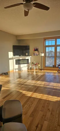 $2,800 | 2201 Village Lane, Unit 405, Bloomington, MN 55431