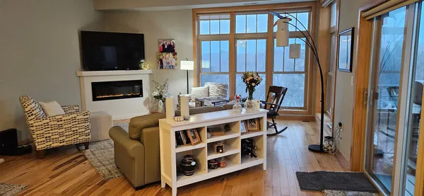 $2,800 | 2201 Village Lane, Unit 405, Bloomington, MN 55431