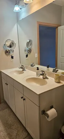 $2,800 | 2201 Village Lane, Unit 405, Bloomington, MN 55431