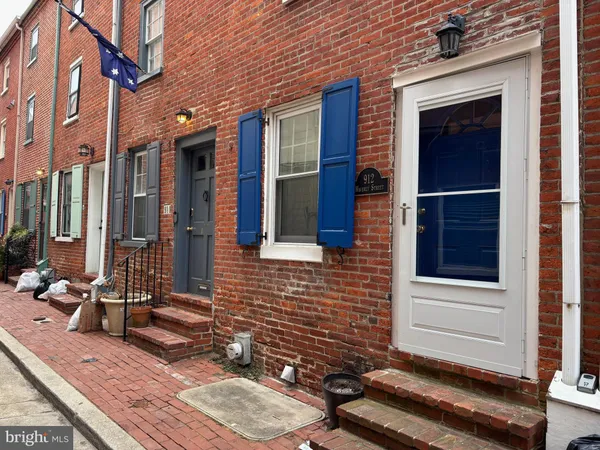 $2,575 | 912 Waverly Street, Philadelphia, PA 19147