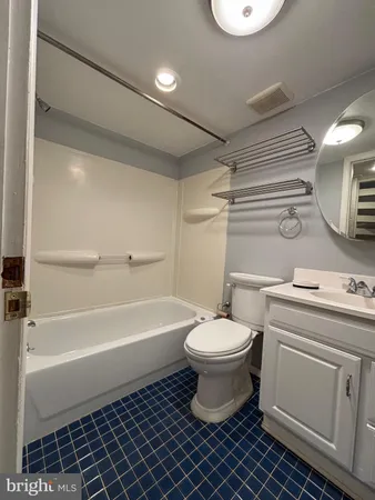 $2,575 | 912 Waverly Street, Philadelphia, PA 19147