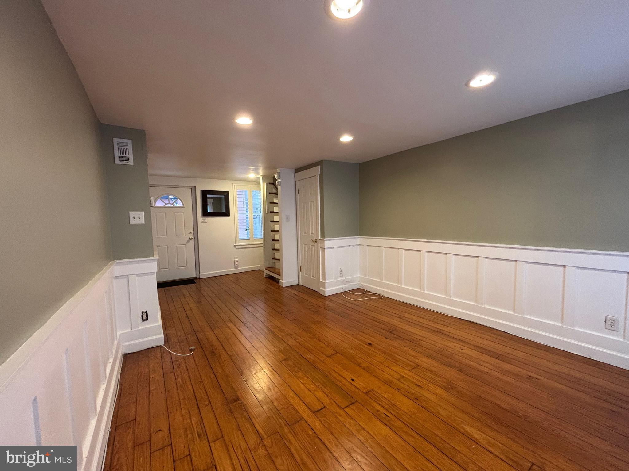 912 Waverly Street Philadelphia, PA 19147 - Photo 4 of 28