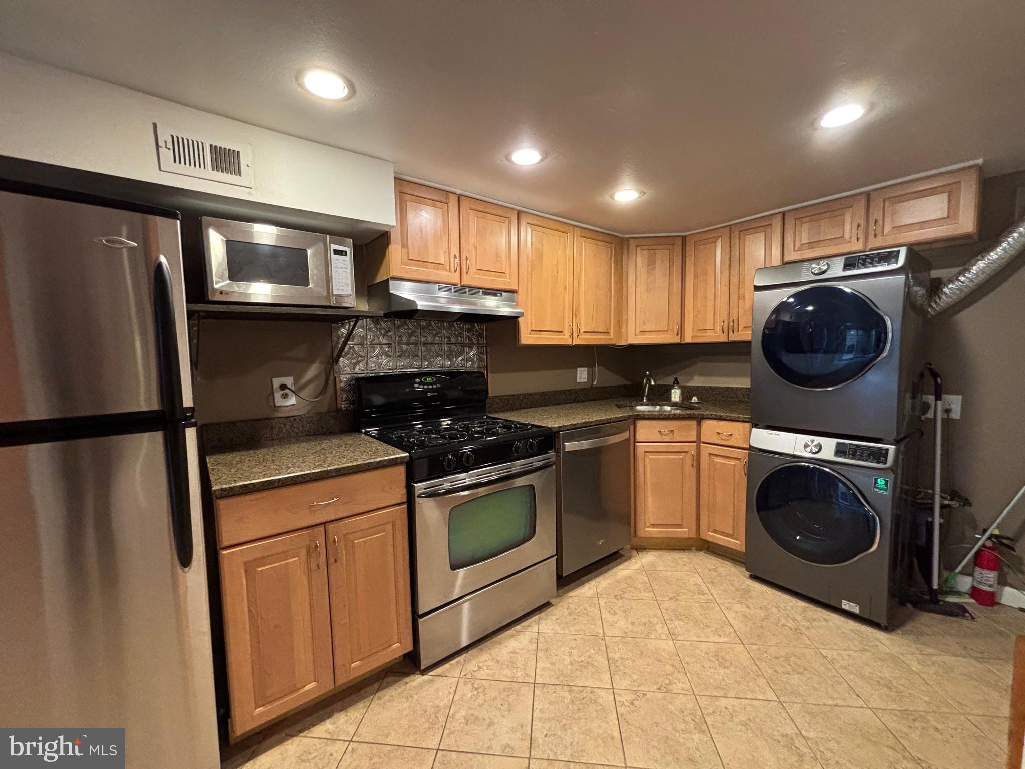 912 Waverly Street Philadelphia, PA 19147 - Photo 8 of 28