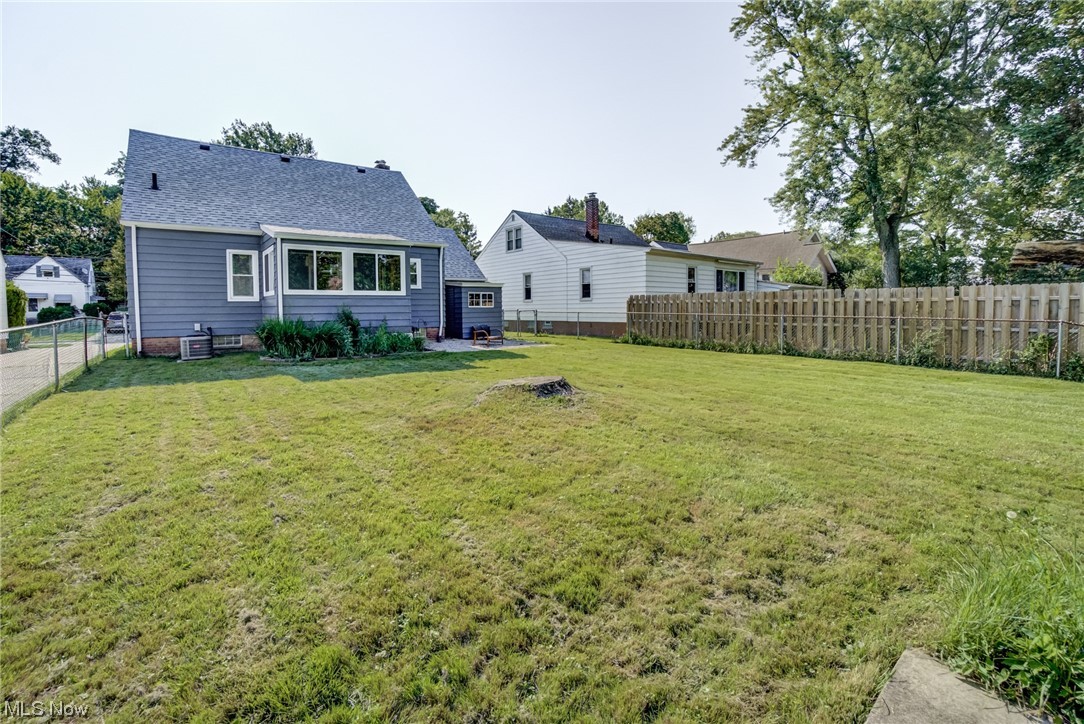 1132 Churchill Road Lyndhurst, OH 44124 - Photo 33 of 34