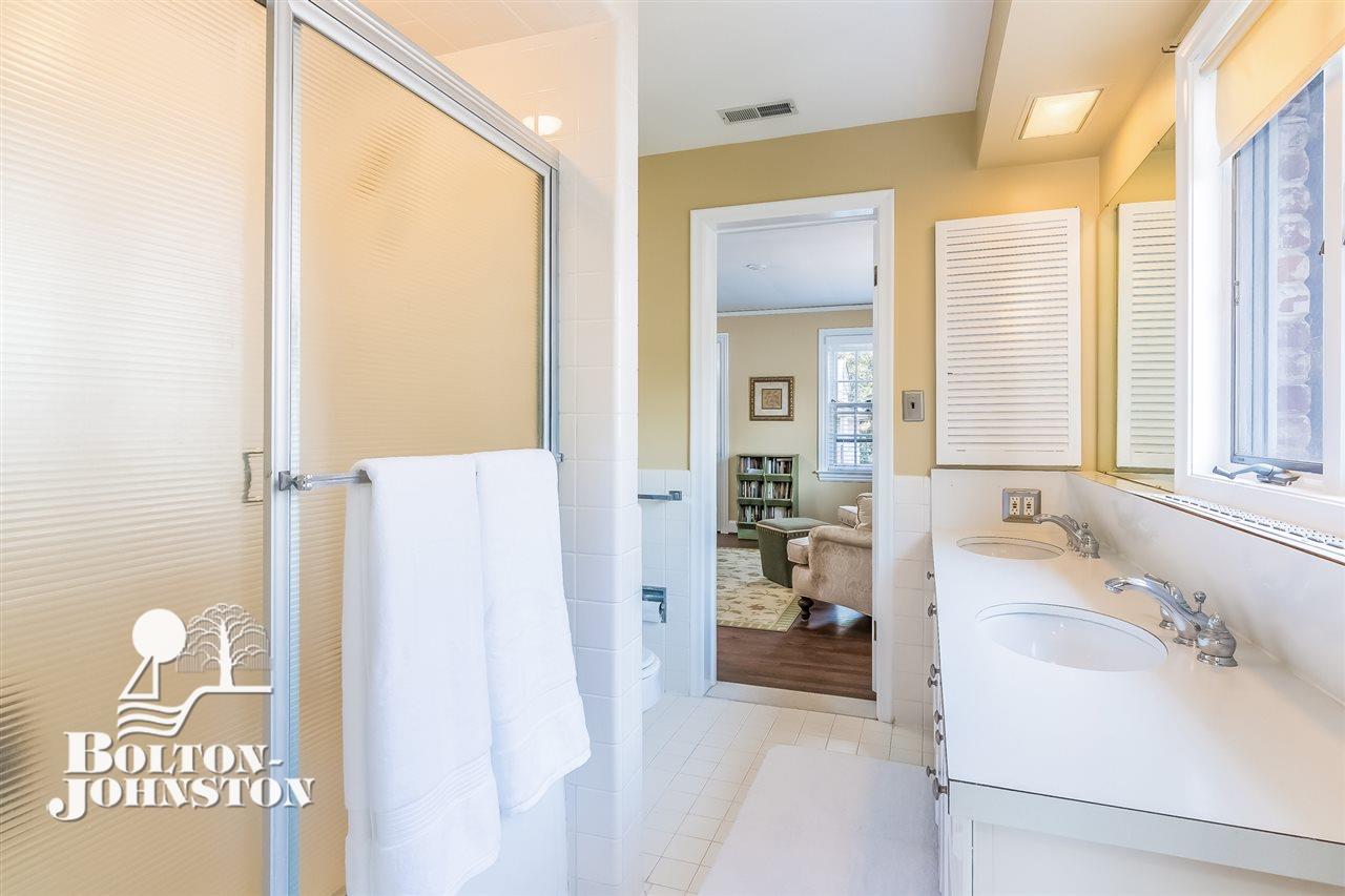 172 Merriweather Road Grosse Pointe, MI 48236 - Photo 28 of 50 Master Bathroom