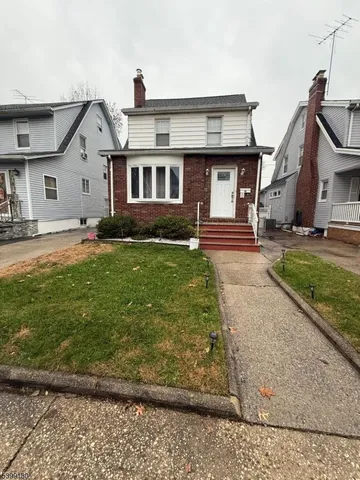 $3,700 | 137 North 17th Street, Bloomfield, NJ 07003
