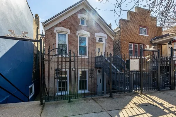 $1,200 | 2109 West Cullerton Street, Chicago, IL 60608