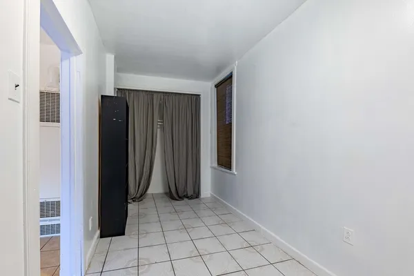 $1,200 | 2109 West Cullerton Street, Chicago, IL 60608