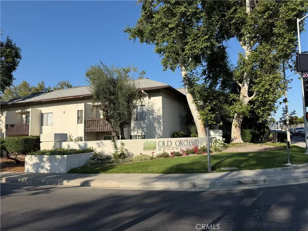 $299,999 | 23515 Lyons Avenue, Unit 131, Valencia, CA 91355