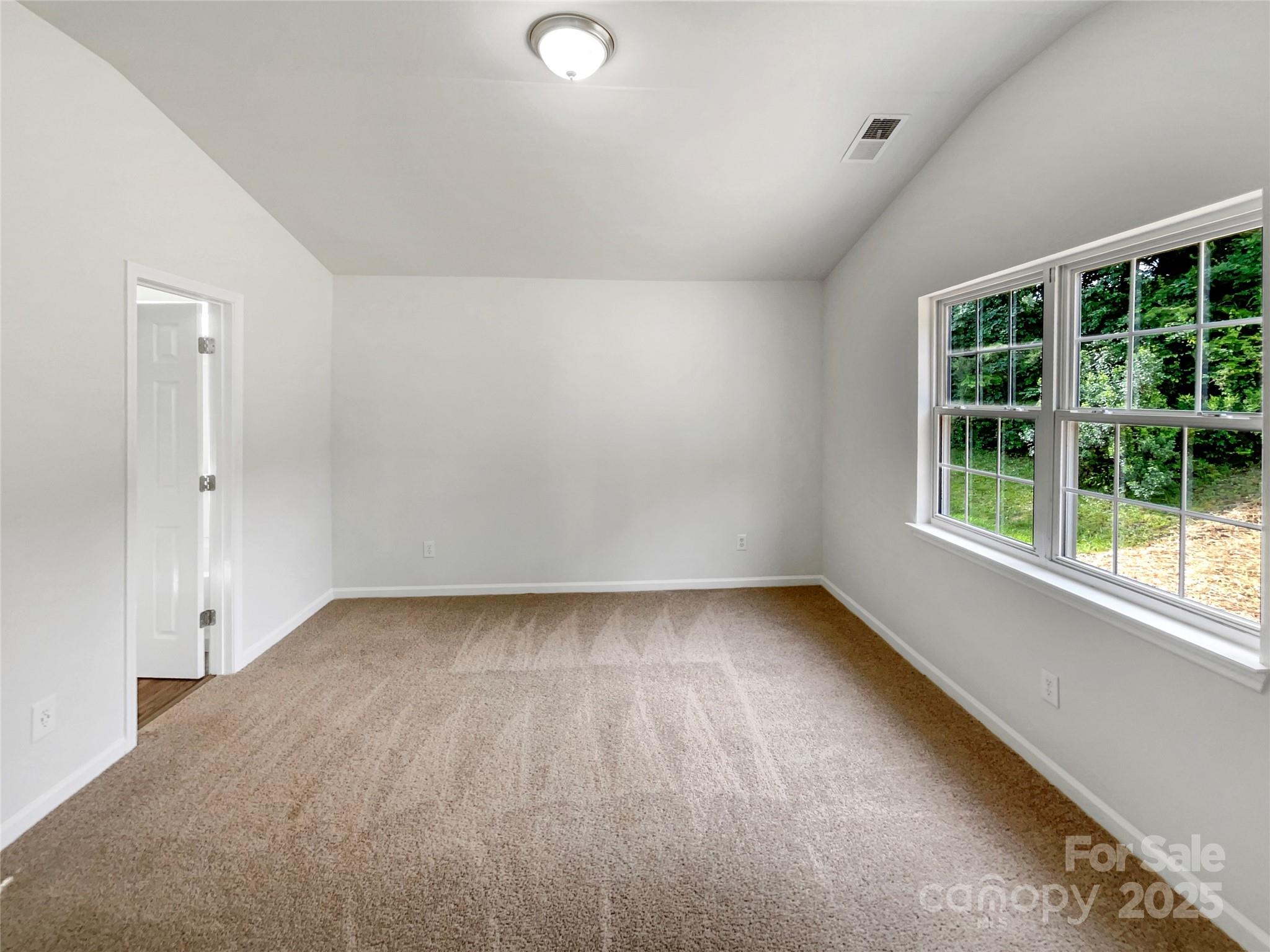 8219 Pozzi Road Charlotte, NC 28216 - Photo 5 of 20 Gallery Image 5