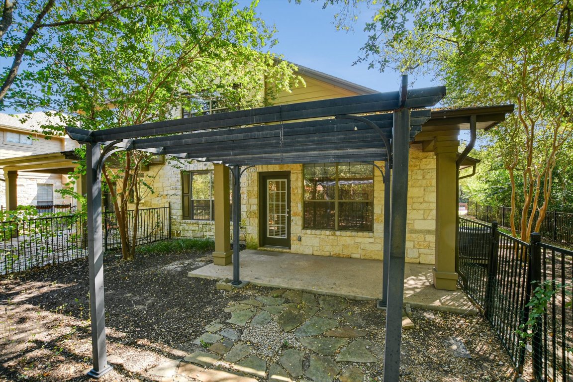 1310 West Parmer Lane, Unit 2803 Austin, TX 78727 - Photo 35 of 40 a view of a small garden