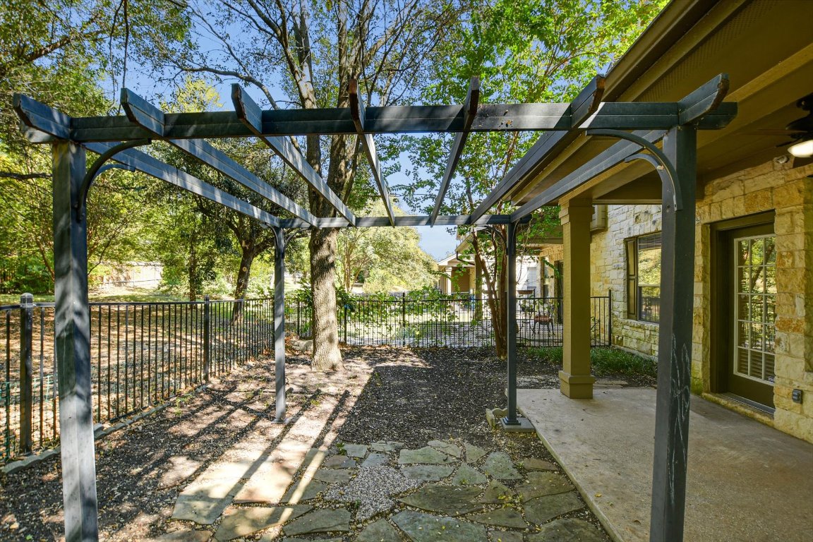 1310 West Parmer Lane, Unit 2803 Austin, TX 78727 - Photo 38 of 40 a view of a pathway of a house