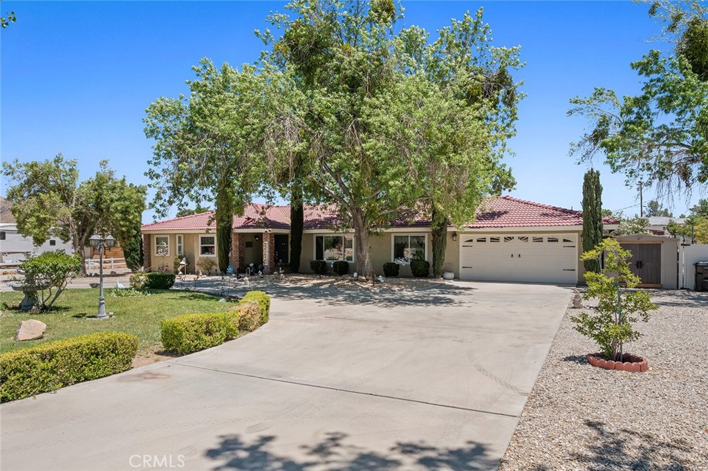 15093 Mandan Road Apple Valley, CA 92307 - Photo 1 of 56