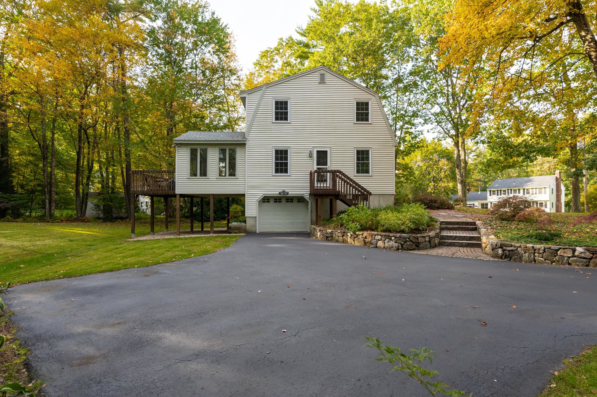 83 Londonderry Road Windham, NH 03087 - Photo 4 of 36