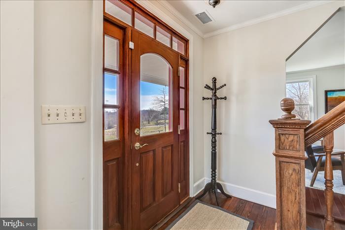 9333 Watkins Road Gaithersburg, MD 20882 - Photo 22 of 65 view of hall way with mirror