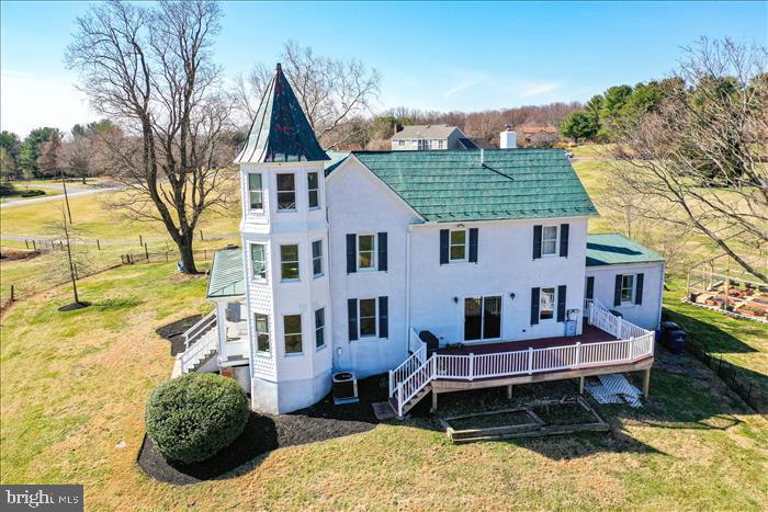 9333 Watkins Road Gaithersburg, MD 20882 - Photo 4 of 65 Nice Trex Deck off back
