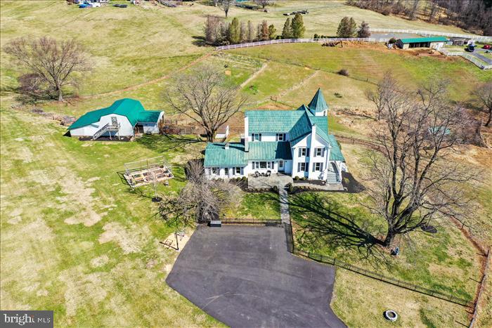 9333 Watkins Road Gaithersburg, MD 20882 - Photo 5 of 65 a view of outdoor space and garden