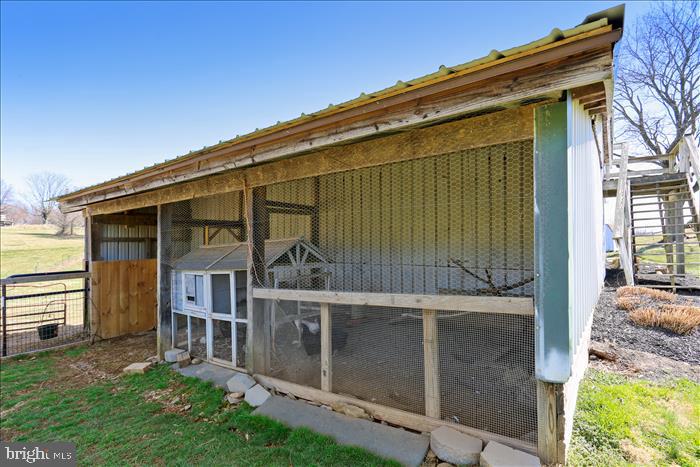 9333 Watkins Road Gaithersburg, MD 20882 - Photo 60 of 65 front view of a house with a big yard