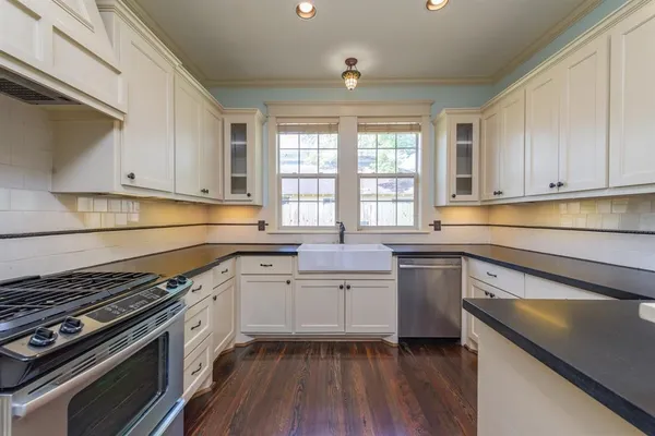 $2,800 | 722 East 25th Street, Houston, TX 77008