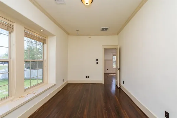 $2,800 | 722 East 25th Street, Houston, TX 77008