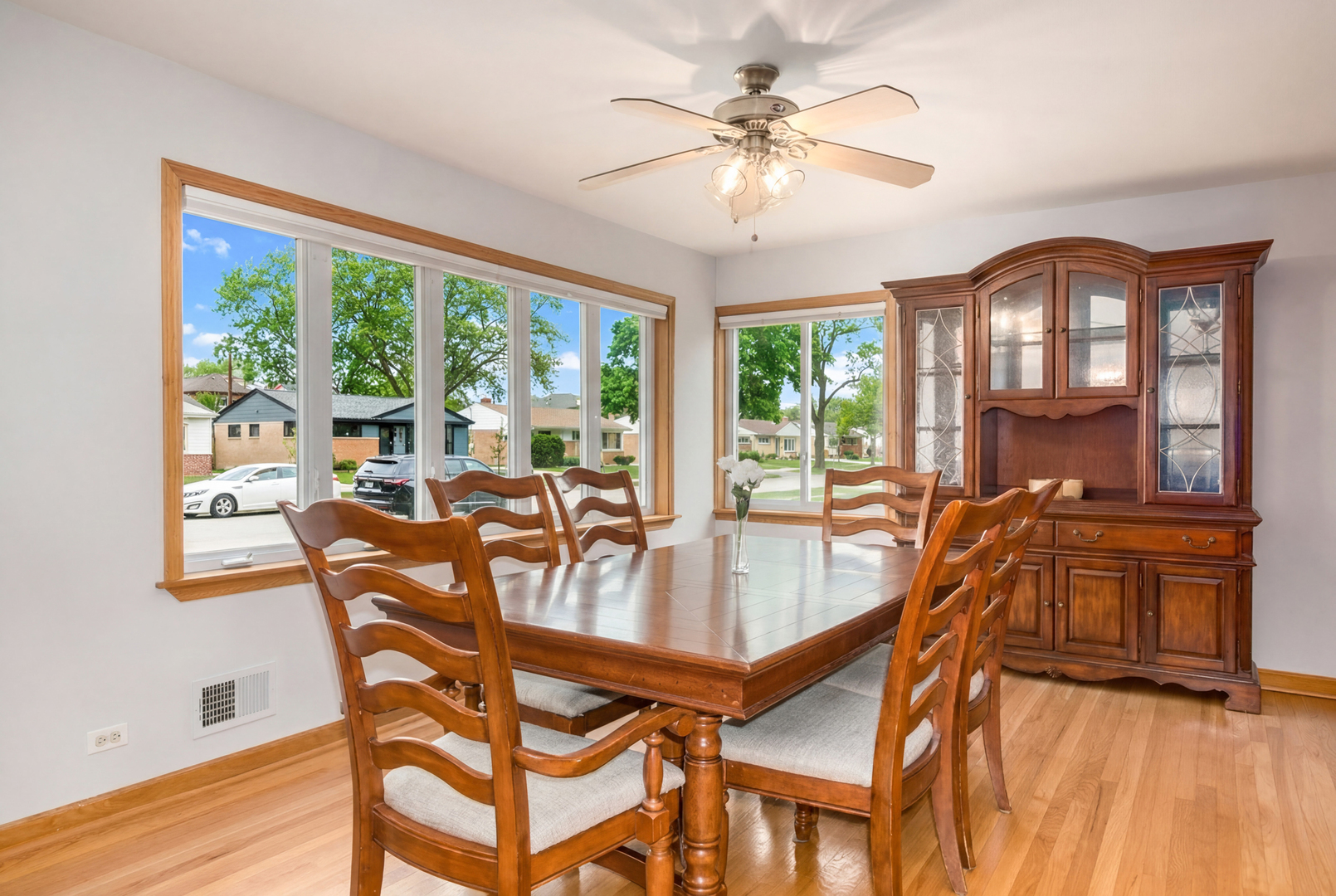 8233 North Octavia Avenue Niles, IL 60714 - Photo 6 of 30