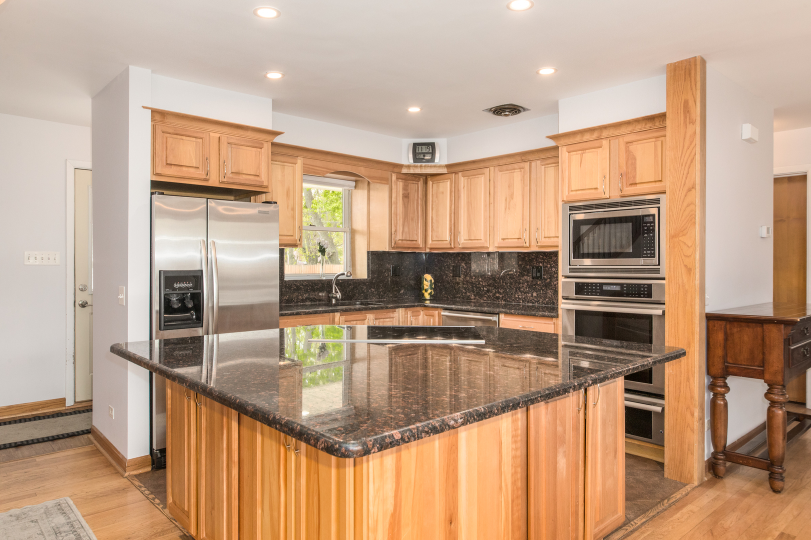 8233 North Octavia Avenue Niles, IL 60714 - Photo 8 of 30