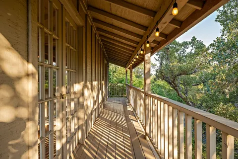 $885,000 | 3908 Knollwood Drive, Austin, TX 78731