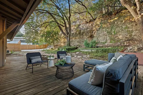 $885,000 | 3908 Knollwood Drive, Austin, TX 78731