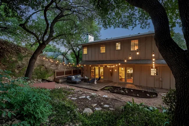 $885,000 | 3908 Knollwood Drive, Austin, TX 78731