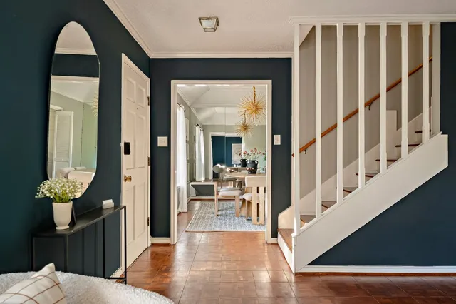 $885,000 | 3908 Knollwood Drive, Austin, TX 78731