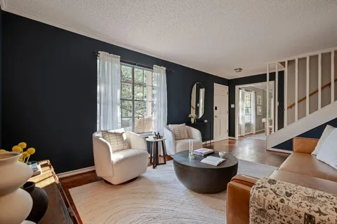 $885,000 | 3908 Knollwood Drive, Austin, TX 78731