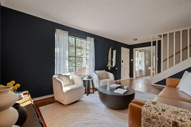 $885,000 | 3908 Knollwood Drive, Austin, TX 78731