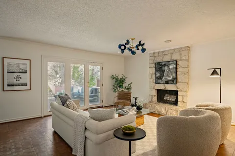 $885,000 | 3908 Knollwood Drive, Austin, TX 78731