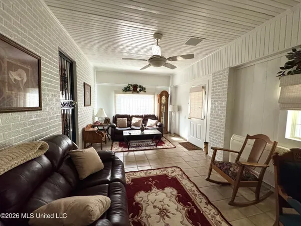 $185,000 | 3656 Highway 16, Canton, MS 39046