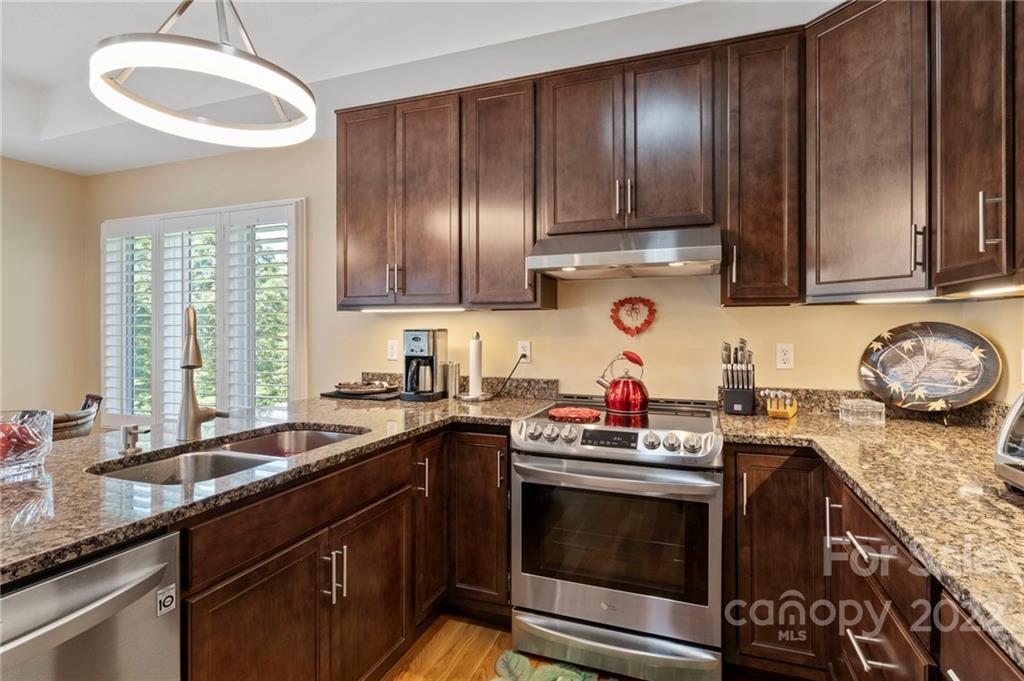 11 Charlie Riddle Lane Swannanoa, NC 28778 - Photo 10 of 33 Gallery Image 10