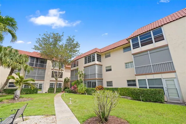 $105,000 | 700 Southeast 6th Avenue, Unit 314, Deerfield Beach, FL 33441