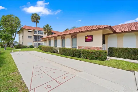 $105,000 | 700 Southeast 6th Avenue, Unit 314, Deerfield Beach, FL 33441