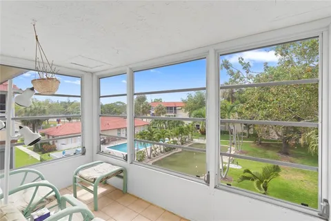 $105,000 | 700 Southeast 6th Avenue, Unit 314, Deerfield Beach, FL 33441