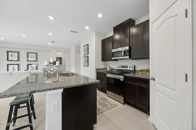 $341,500 | 6272 Weston Woods Drive, Unit 8, Jacksonville, FL 32222