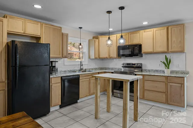 $600,000 | 94 Cumberland Court Southwest, Concord, NC 28025