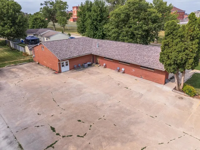 $215,000 | 420 West Bennett Street, Pontiac, IL 61764