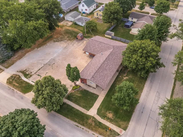 $215,000 | 420 West Bennett Street, Pontiac, IL 61764